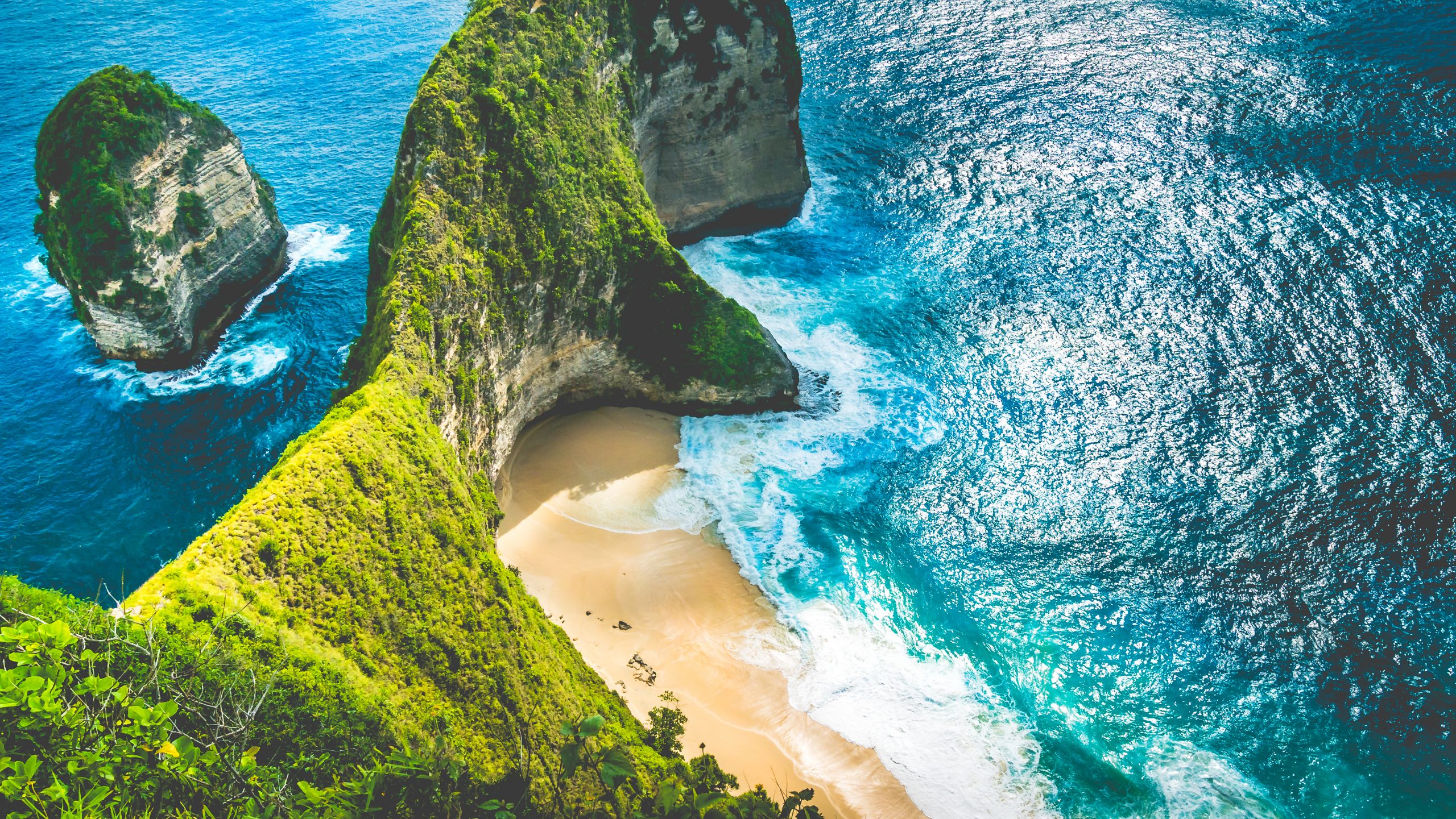 Teluk Manta atau Pantai Kelingking di Pulau Nusa Penida, Bali, Indonesia
