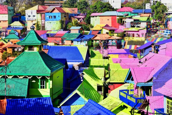 Rumah Warna-warni Kampung Warna Warni di kawasan Jodipan Kota Malang, Jawa Timur, Indonesia